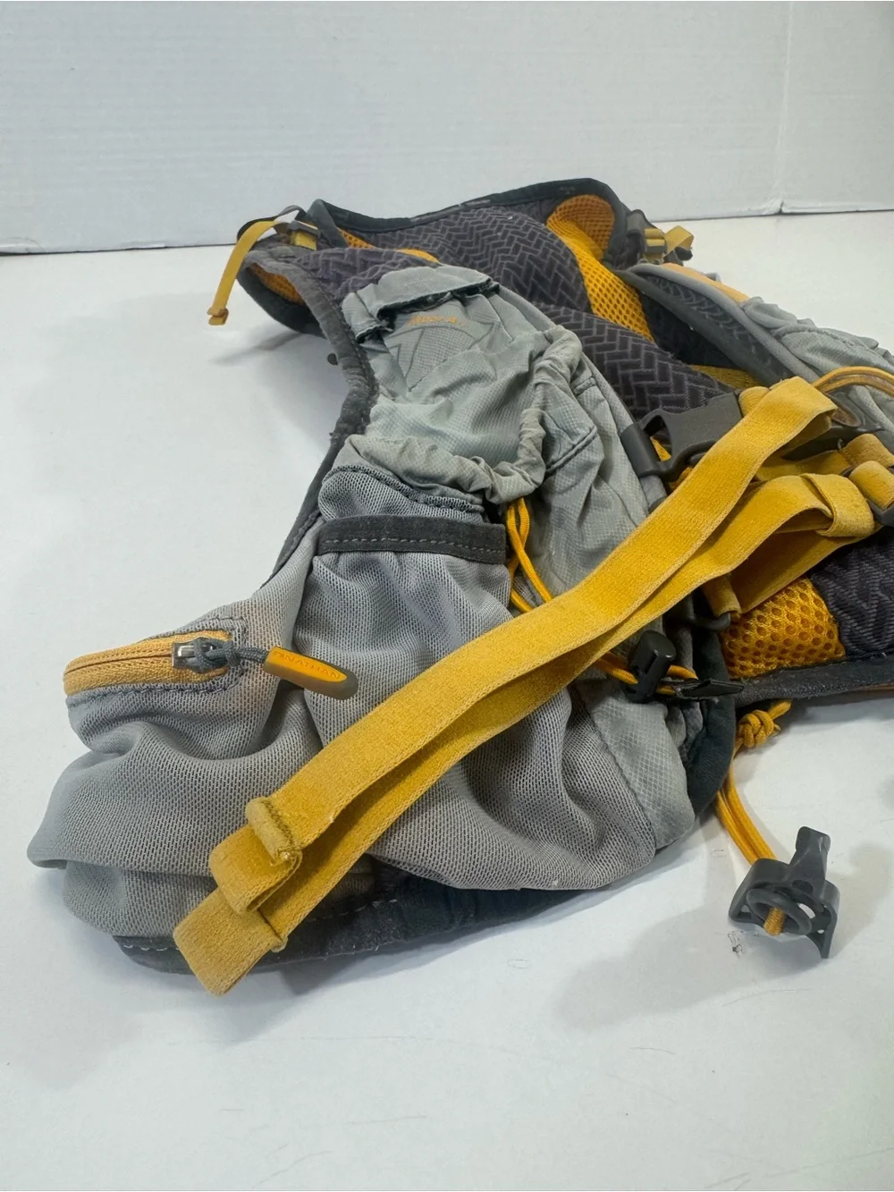Nathan ultra light vapor air  Men's Running hydration Vest Backpack